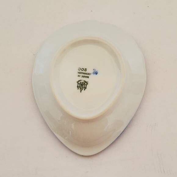 Vintage Set of 2 Denmark Mini Ceramic Oval Plates Blue White Floral Delftware - Picture 4 of 13